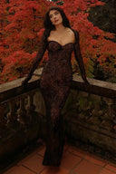 Gothisches Spitzen-Maxikleid mit Neckholder