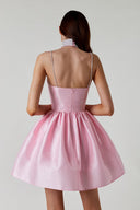 Süßes Hochtailliertes Gerüschtes Flauschiges Mini-Kleid
