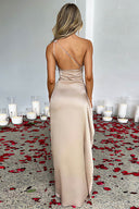 Maxikleid aus Satin mit Schlitz