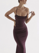 Robe de soirée longue à queue de poisson avec corset froncé et encolure carrée