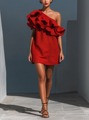 Vestido Mini Vermelho em Linho com Mistura, de um Ombro Só e com Folhos em Camadas