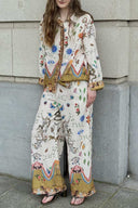 Ensemble de pantalons amples oversize à imprimé ethnique en vedette