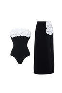 Costume da bagno nero senza spalline con fiori 3D