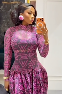 Vestido maxi de cuello alto con estampado geométrico