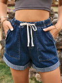 Jeansshorts mit Kordelzug und umgeschlagenem Saum