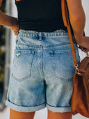 Pantaloni scurți din denim uzat, noi și stilati