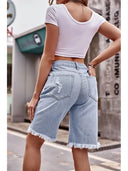 Slim-fit vaskede denimshorts med slid og 5-tommers benlængde