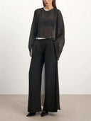 Gennemsigtig chiffon kappebluse & buede silhouet jeans