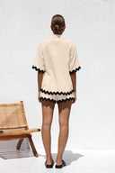Set Cardigan Semplice con Cuciture Ondulate