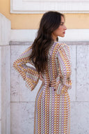 Boho Maxikleid mit V-Ausschnitt, Glockenärmeln, welligem Streifenmuster und Häkelarbeit für den Strandurlaub
