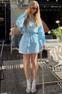 Set de pantaloni scurți și cămașă albastră cu dungi, lejeră