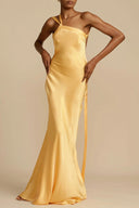 Silhouette Grace – Bodycon One-Shoulder Dress
