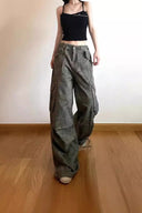 Figurformende Camouflage Cargohose aus Denim