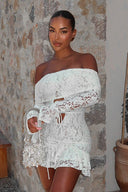 Vestido Mini Elegante de Jacquard com Folhos e Ombros Descobertos