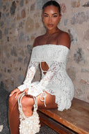 Vestido Mini Elegante de Jacquard com Folhos e Ombros Descobertos