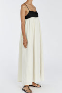 Vestido largo maxi holgado con tirantes y patchwork en blanco y negro