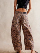 Blugi tip butoi cu imprimeu leopard
