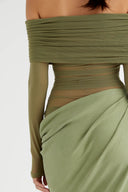 Abito lungo Lillian in mesh trasparente con spalle scoperte
