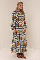 Rochie maxi elegantă cu guler în picioare