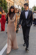 Vestido Maxi Transparente com Gola Alta e Frente Drapeada