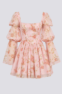 Robe courte divine à encolure carrée et motif floral