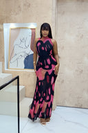 Vestido maxi de malla con estampado abstracto de tinta y estilo dramático
