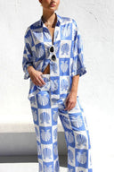 Pantaloni a gamba larga con stampa speciale in raso - Completo