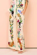 Conjunto de Camisa e Calças em Cetim Estampado Boho Natureza