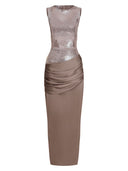 Elegancka sukienka maxi z satyny z cekinami