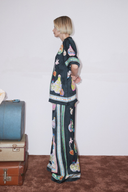 Philomène V-Ausschnitt Hose-Set mit Vasenmuster