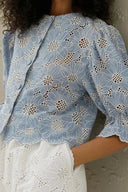 Blusa elegante ricamata