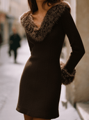 Vestido Mini de Malha com Gola e Punhos em Pelo Sintético Chocolate Elegante