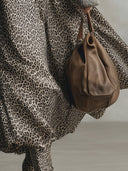 Gonna a trapezio elegante e versatile con stampa leopardata grigia