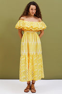 Vestido Midi Evasê com Renda Bordada Dolly e Decote Ombro a Ombro