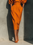 Damen Oranges Oberteil mit halblangen Ärmeln und Midirock Set