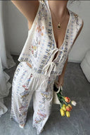 Completo Gilet con Laccio e Pantaloni a Gamba Larga – Stampa Celeste