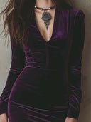 Robe midi ajustée en velours violet élégant à manches longues