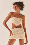 Vestido mini crochet Edna sin tirantes con recortes