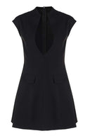 Robe courte plissée Evelyn à manches courtes cape