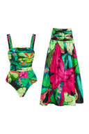 Badedrakt med sommerfuglprint og rynking som slanker