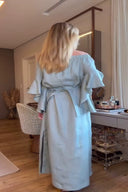 Vestido Maxi Azul Suave Ombro a Ombro com Mangas com Folhos