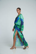 Pamela bedrucktes plissiertes Maxikaftankleid