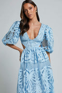 Sandra Broderet Blonde Cut-out Midi-kjole