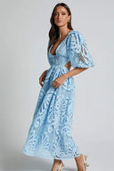 Sandra Broderet Blonde Cut-out Midi-kjole