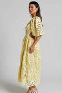 Sandra Broderet Blonde Cut-out Midi-kjole