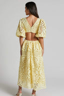 Sandra Broderet Blonde Cut-out Midi-kjole